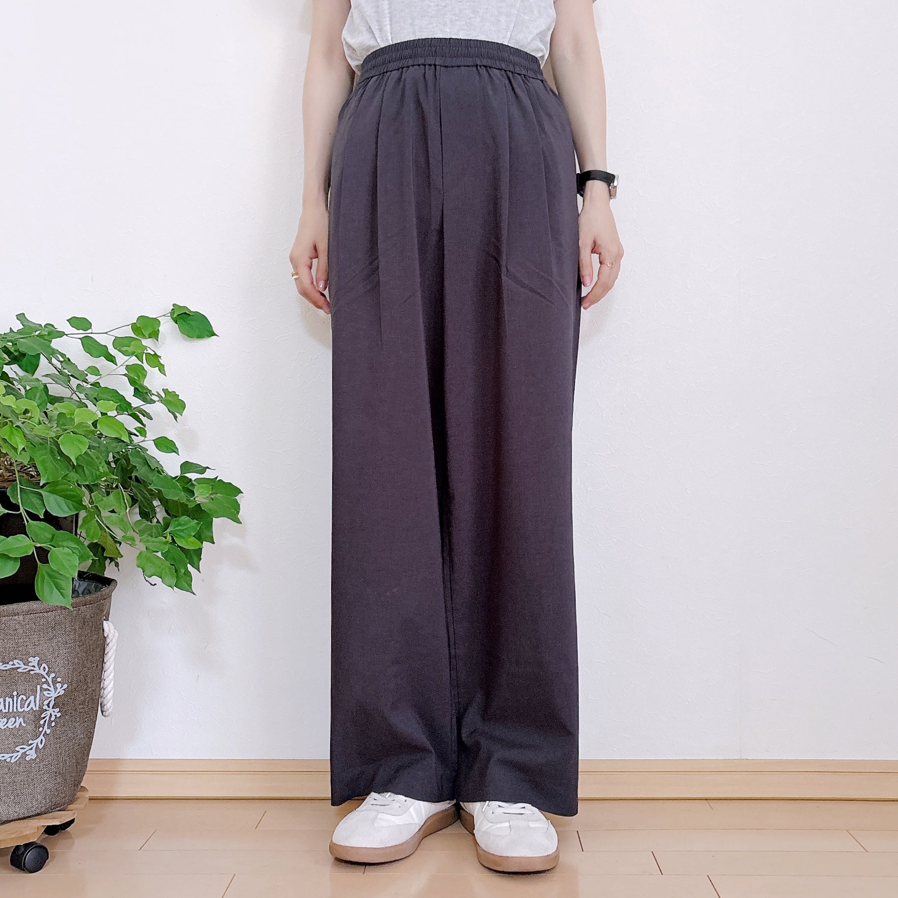UNIQLO（ユニクロ）の「イージータックパンツ」身長162cm女性でSサイズを着用。
