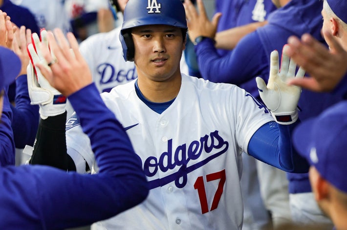 ドジャースタジアムで行われたコロラド・ロッキーズ戦で今季19号の2ランホームランを放ったロサンゼルス・ドジャース大谷翔平選手（＝2026年7月6日撮影）/ Ryan Sirius Sun / AFP＝時事
