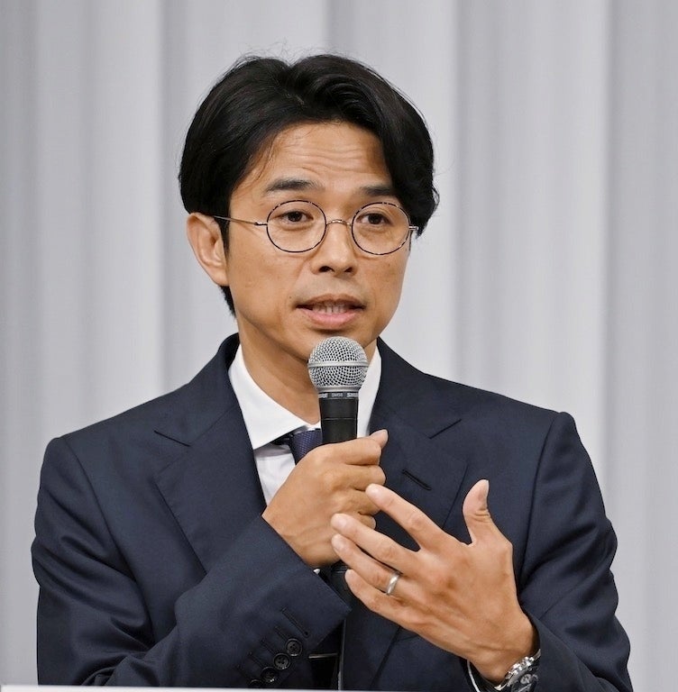 井ノ原快彦さん（時事）