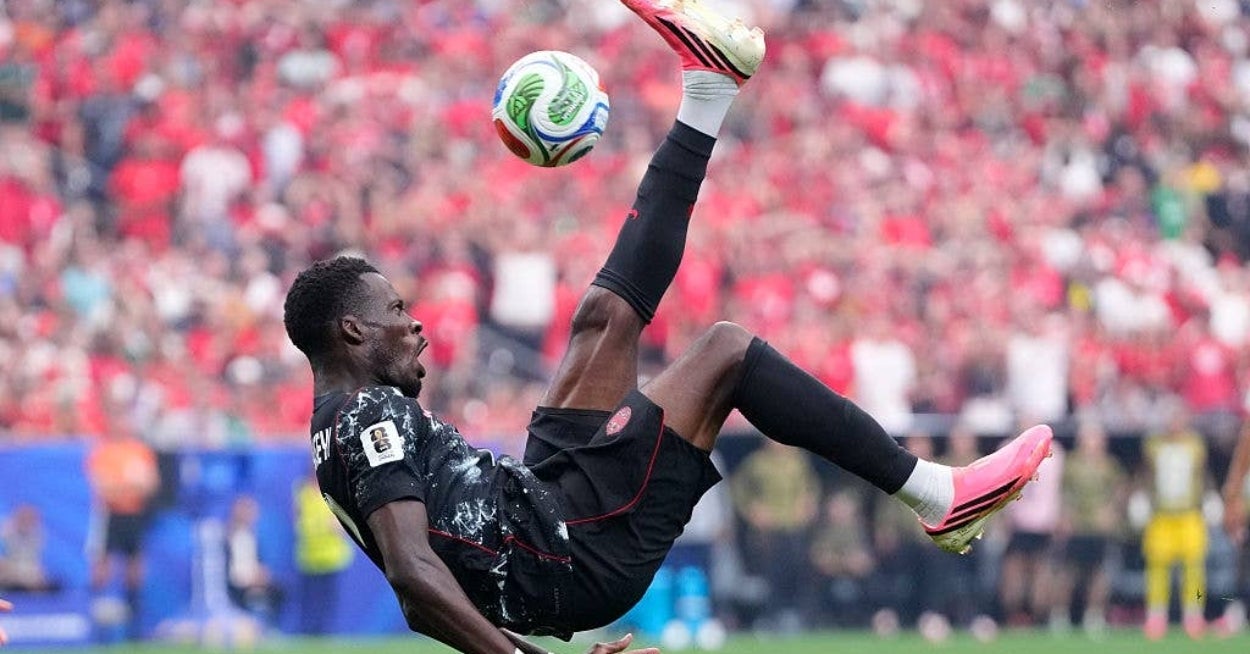 19 Pictures Of The World Cup That I Truly, Fully Do Not Understand