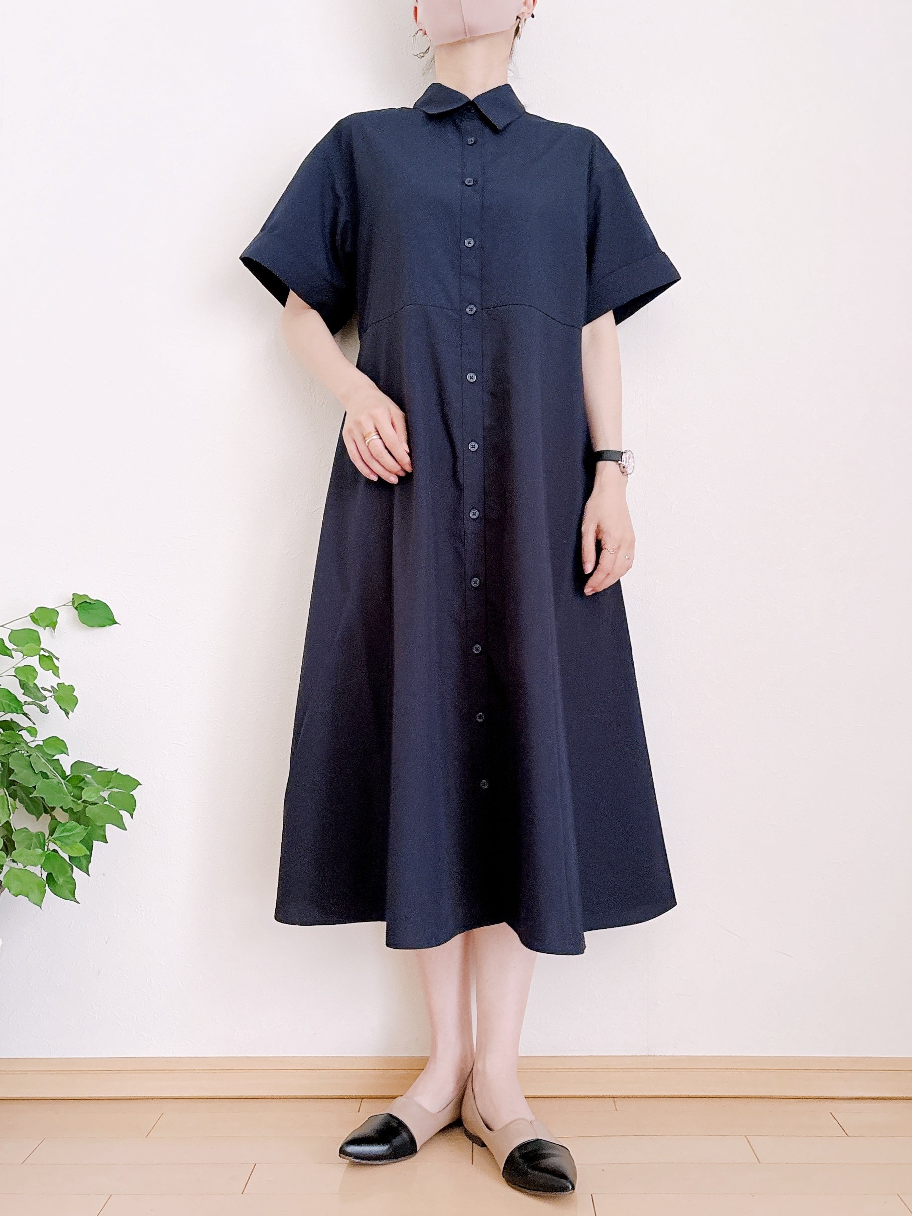 GU（ジーユー）の「フレアシャツワンピース（半袖）」身長162cm女性でMサイズを着用。