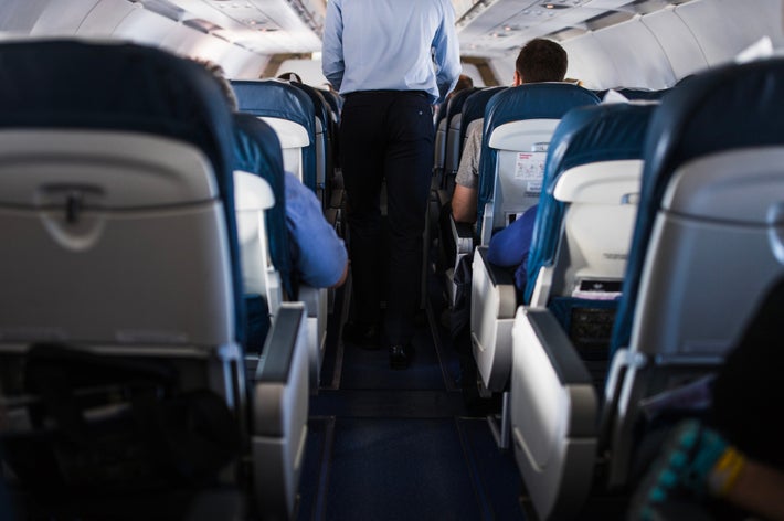 機内のイメージ写真 / Dobrila Vignjevic / Getty Images/iStockphoto