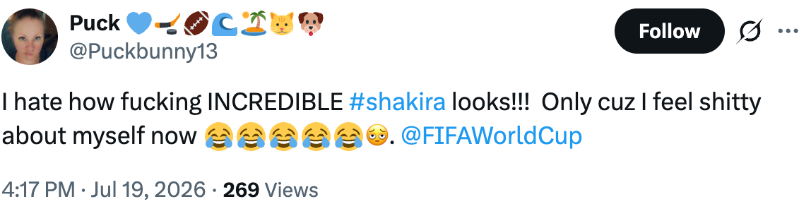 Tweet expressing admiration for Shakira's appearance, with emojis and mention of feeling inferior