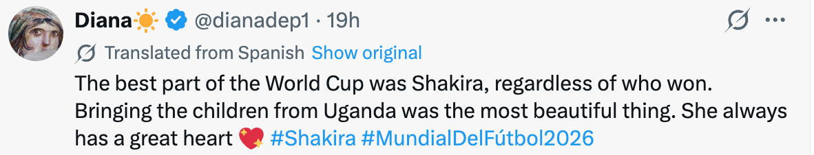Tweet praising Shakira's involvement in the World Cup and her act of bringing children from Uganda, highlighting her great heart