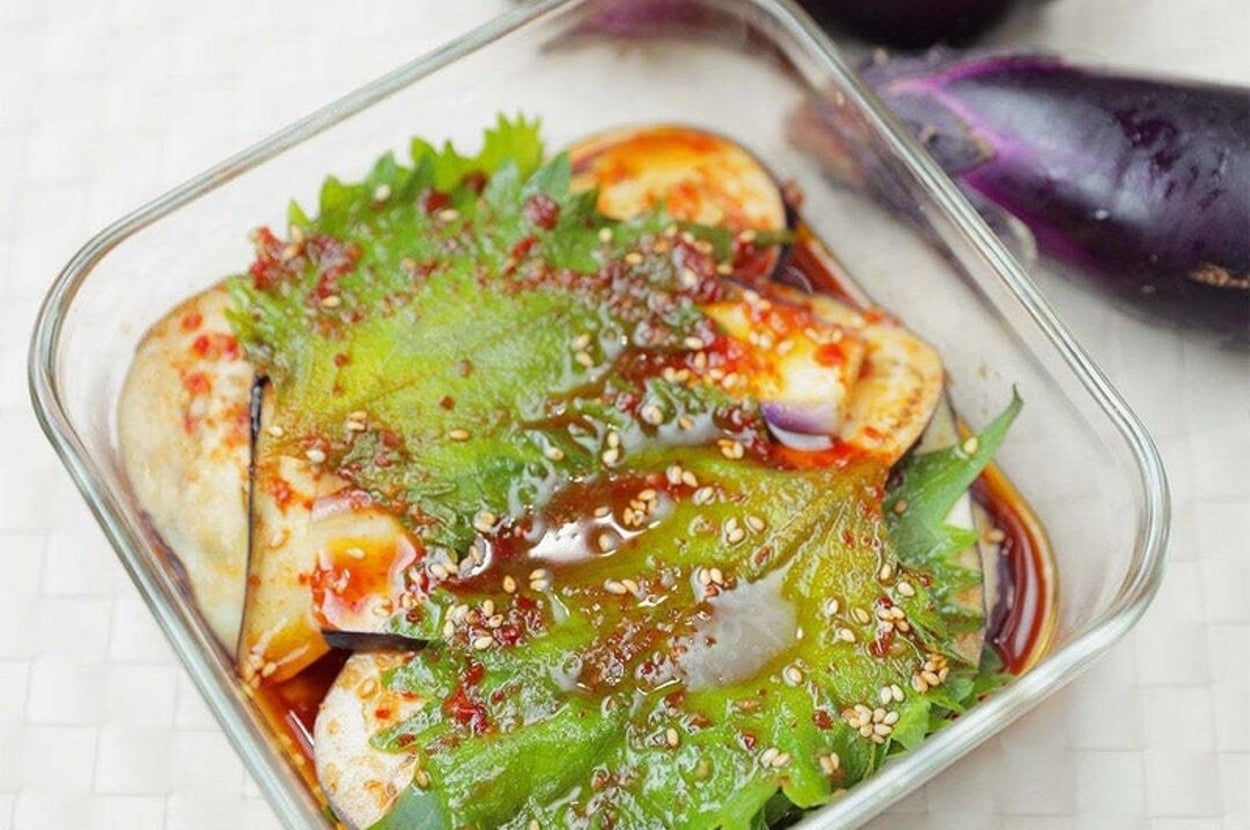 なすと大葉のめんつゆ豆板醤漬け