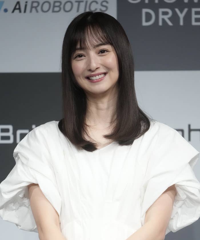 佐々木希さん（時事通信フォト）