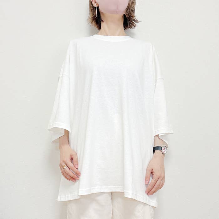 GU（ジーユー）の「スーパーオーバーサイズT ST」身長162cm女性でS/Mサイズを着用。