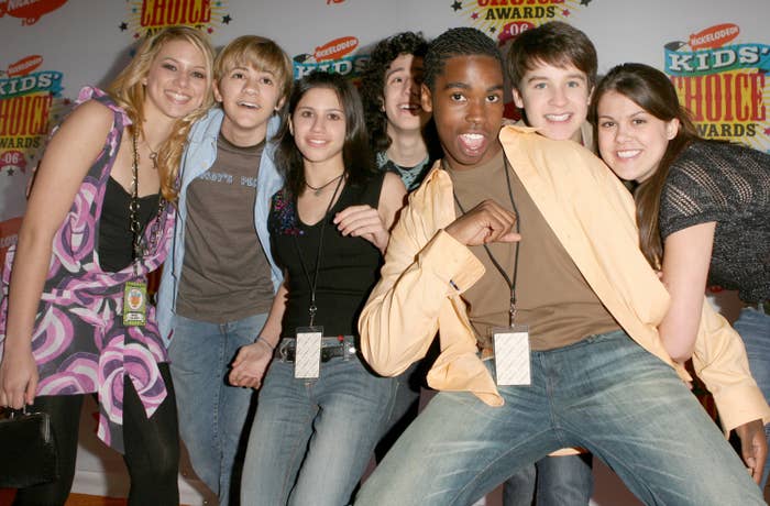 Cast of Ned's Declassified School Survival Guide smiling and posing together on the red carpet at a Kids' Choice Awards event
