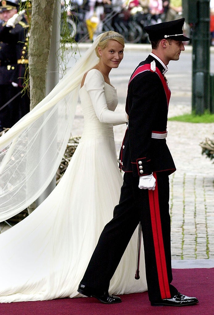 ノルウェー王室のホーコン王太子とマリット王太子妃。2001年撮影（Anthony Harvey / Getty Images）