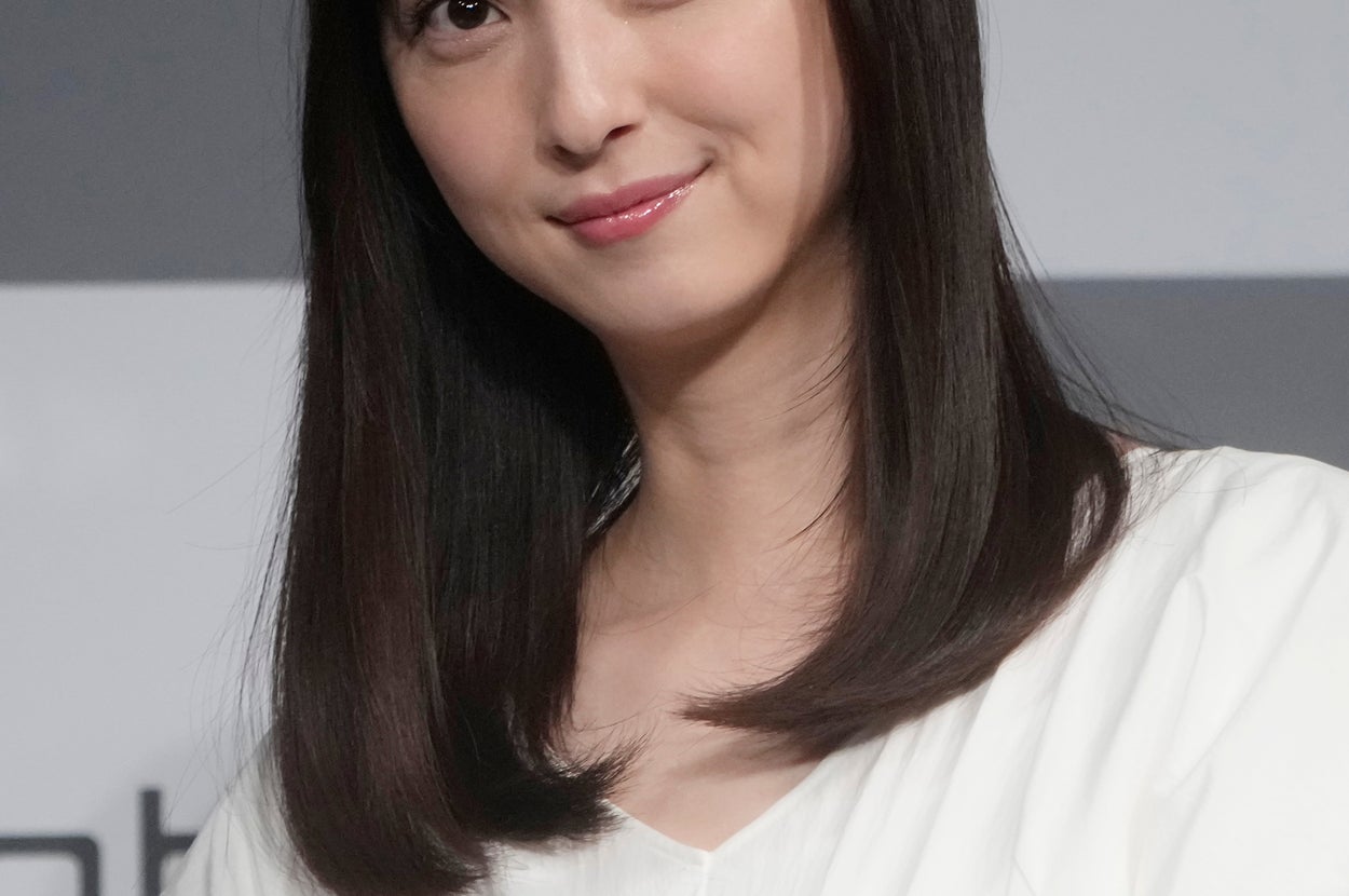 佐々木希さん（時事通信フォト）