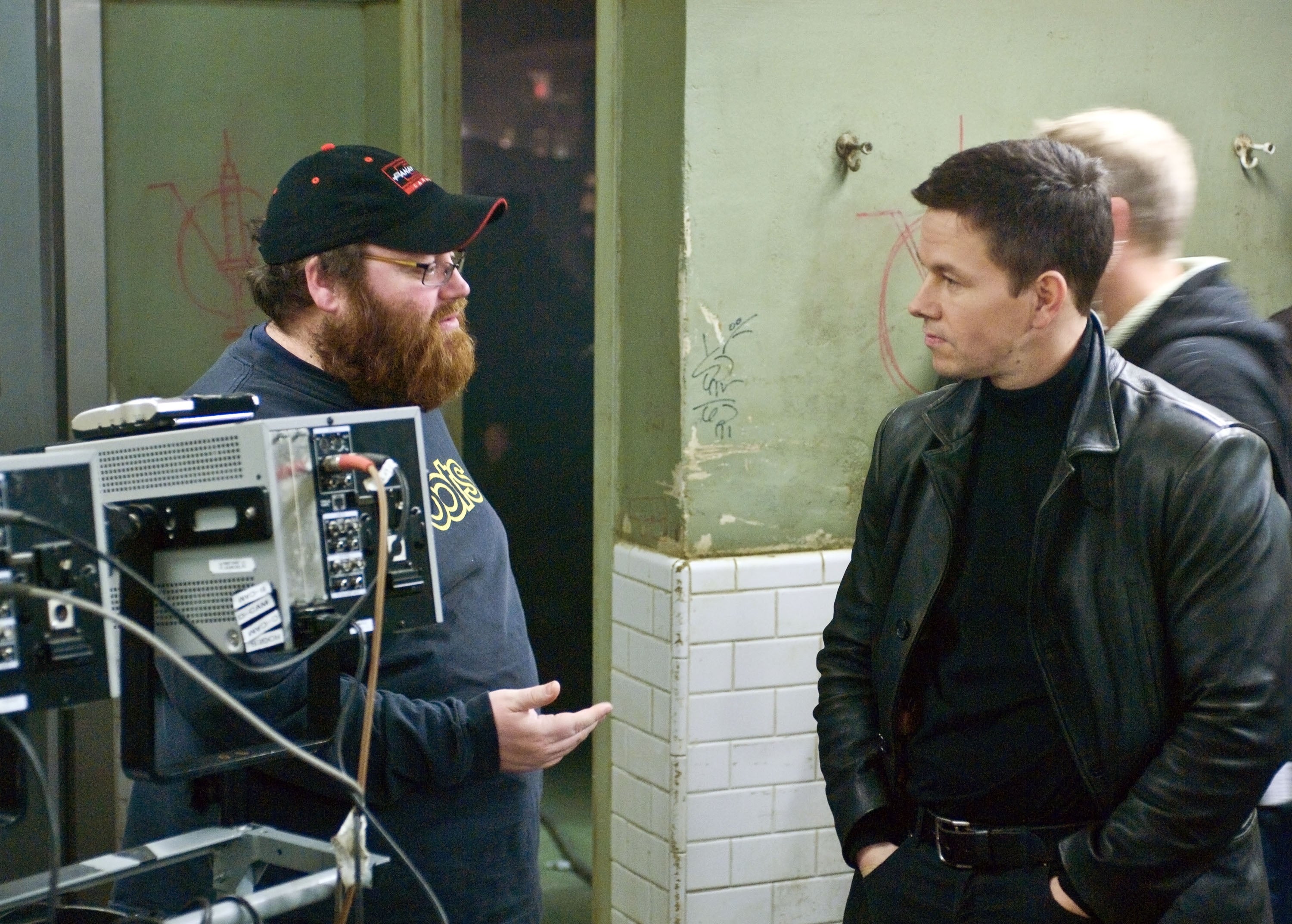 Director John Moore talking to Wahlberg on the set for Max Payne