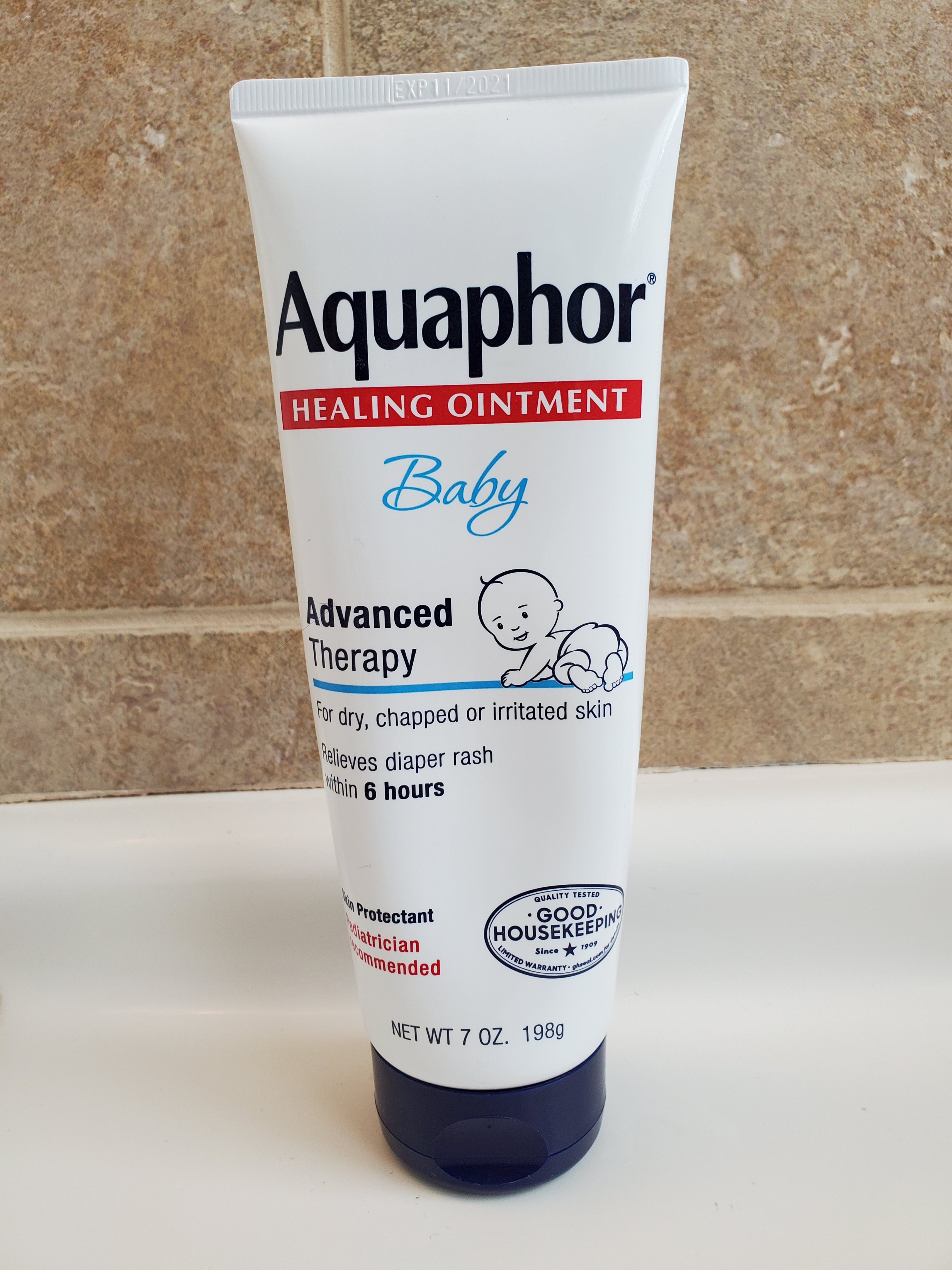 Aquaphor Baby Healing Ointment conduit for dry, chapped, oregon irritated skin, offers alleviation for diaper rash wrong 6 hours; dermatologist-recommended
