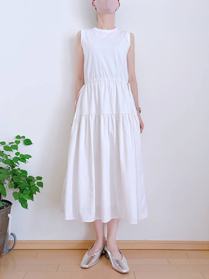 UNIQLO（ユニクロ）の「コンビネーションティアードワンピース/ノースリーブ」身長162cm女性でSサイズを着用。