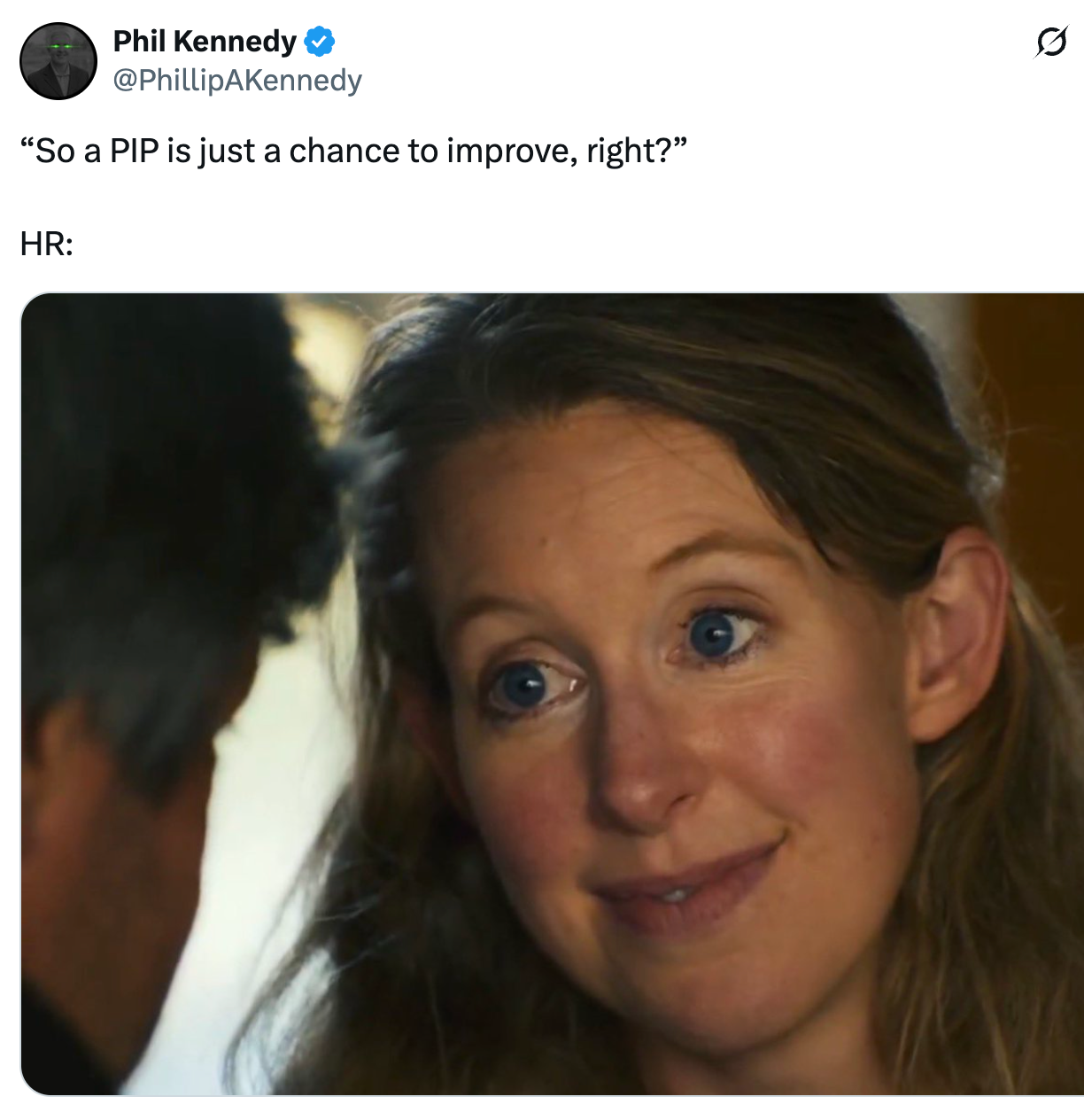 En kvinne med et lite smil ser håpefullt på en mann, teksten ovenfor lyder: