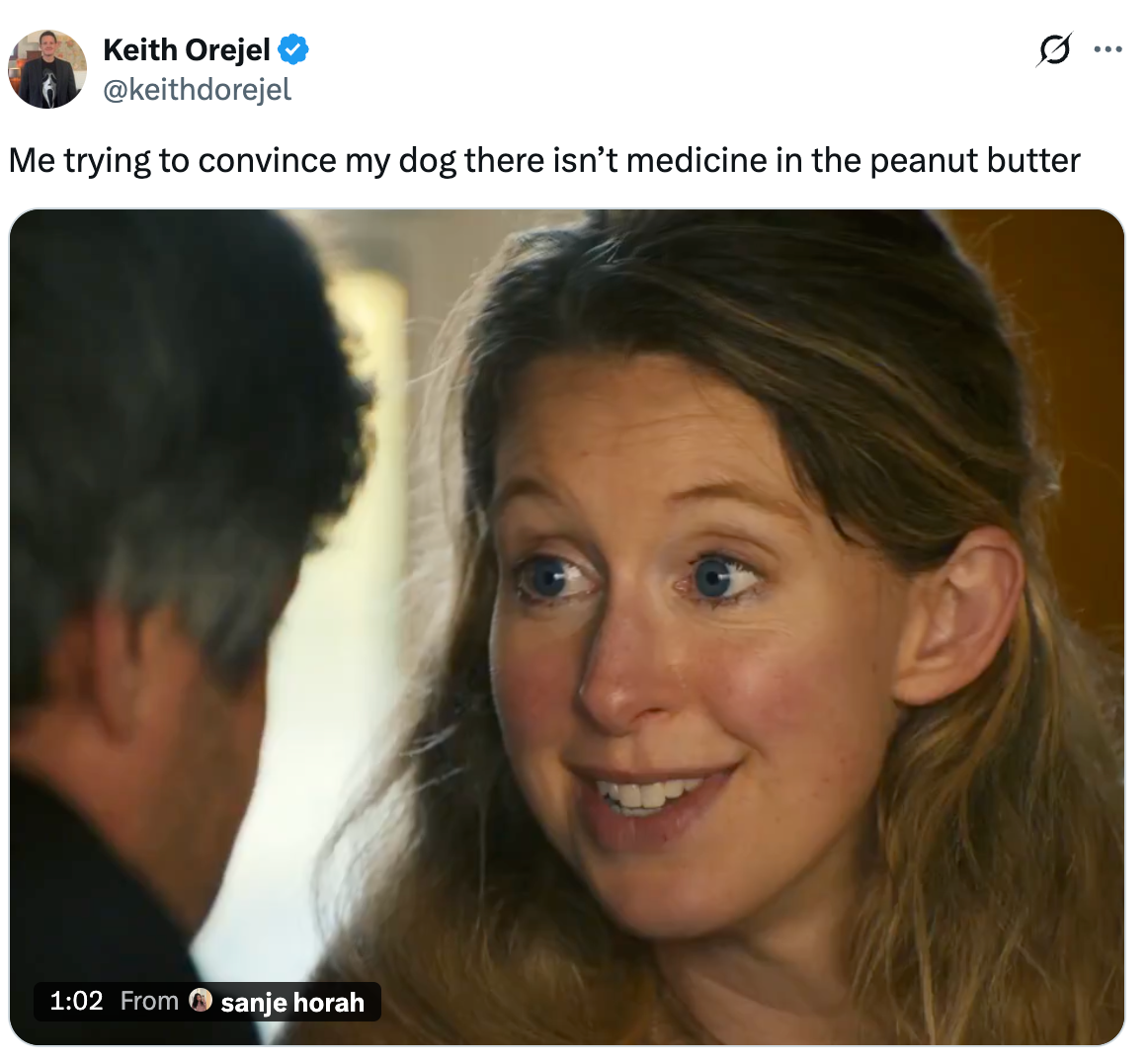 En person snakker humoristisk med noen, med bildeteksten som prøver å skjule medisin i peanøttsmør til hunden sin