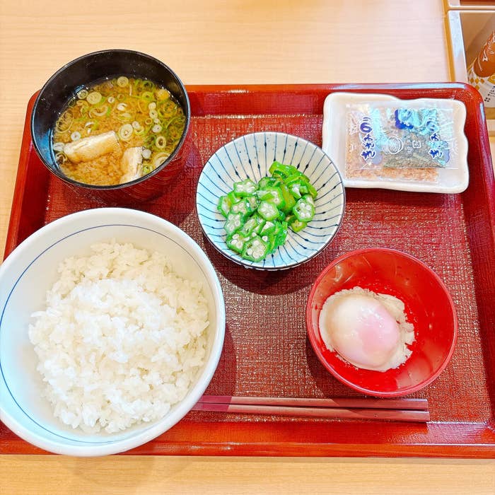 なか卯の「まぜのっけごはん朝食」