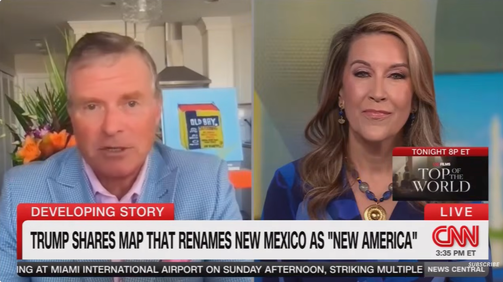 To CNN-ankere diskuterer en utviklingshistorie om Trump som deler et kart som gir New Mexico nytt navn til 