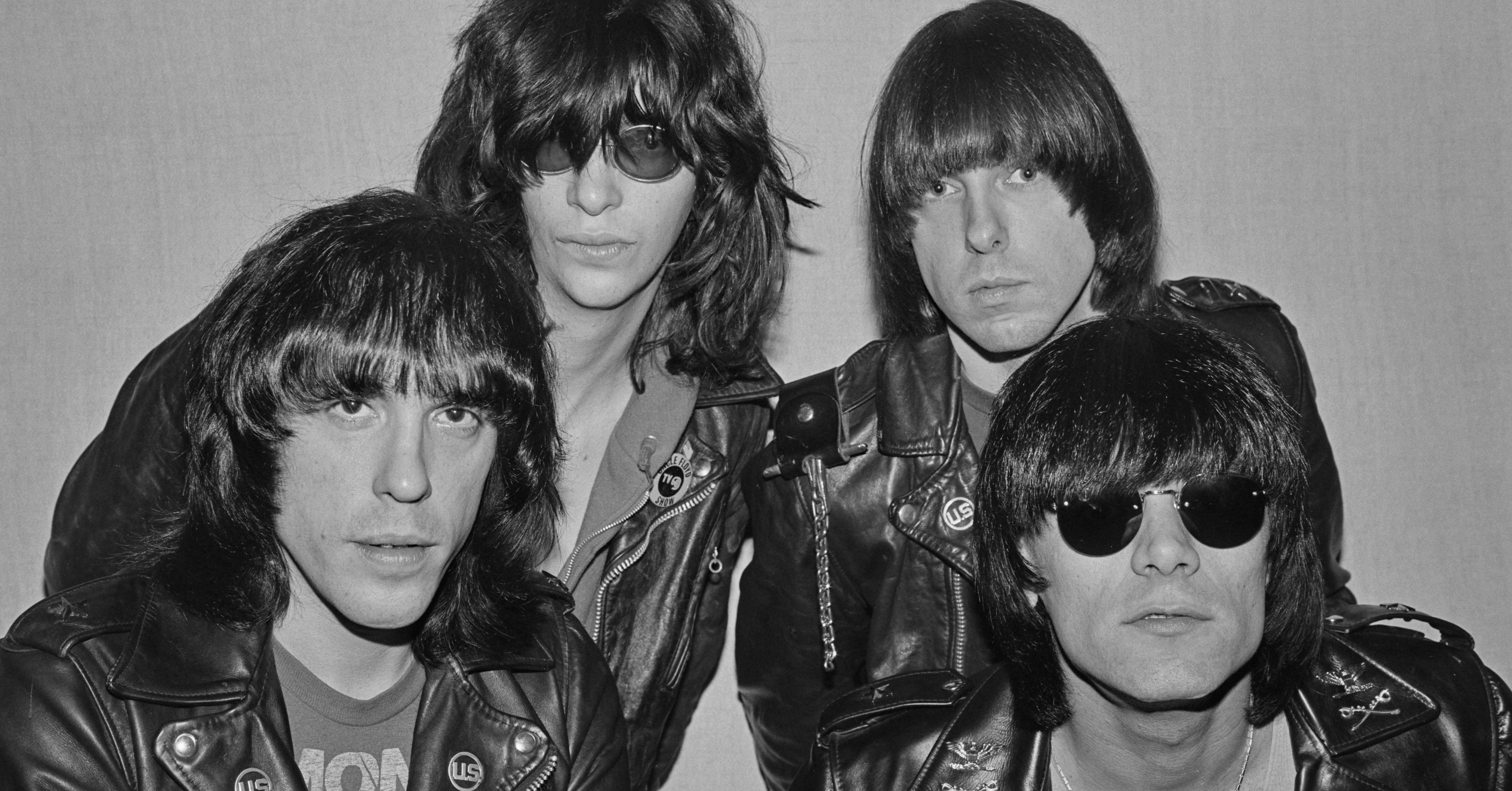 "He Destroyed The Relationship And The Band Right There": 17 Absolutely Shocking Music Feuds From Yesteryear That I Guarantee You've Never Heard Of If You're Under 30
