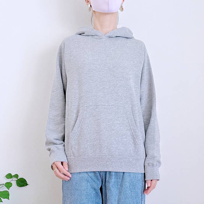 GU（ジーユー）の「スウェットパーカ」身長162cm女性でSサイズを着用。