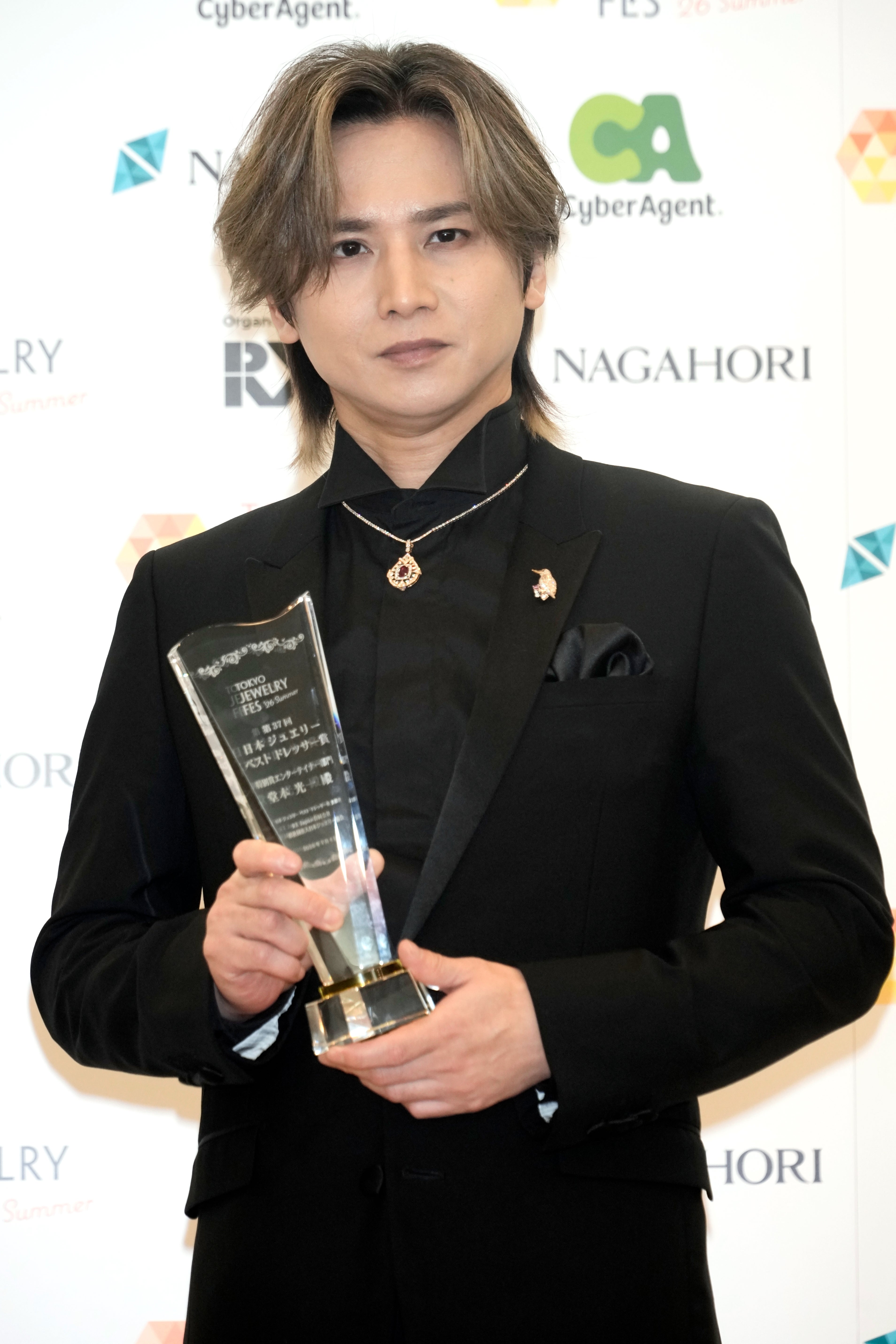 堂本光一さん（時事通信フォト）