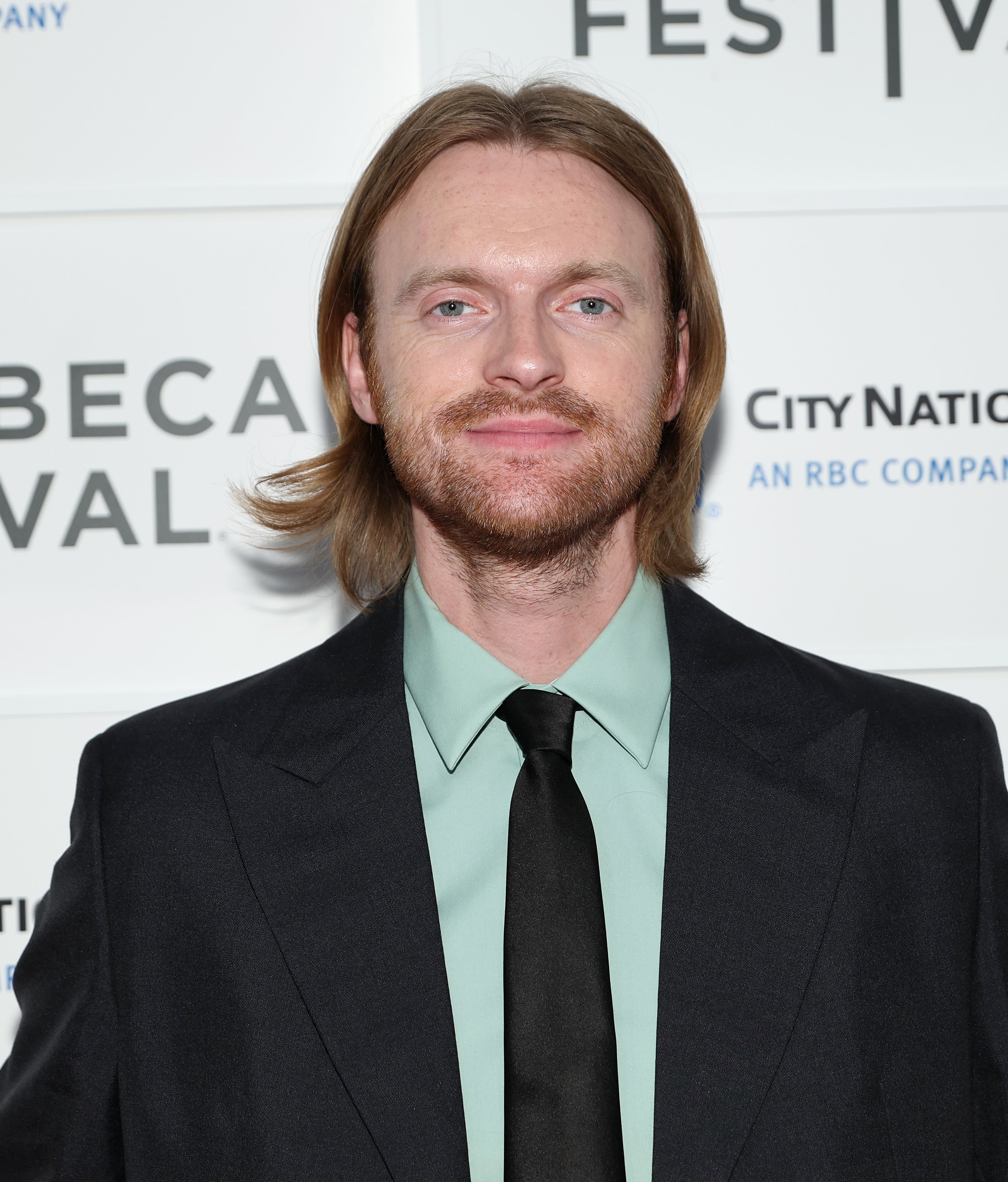 Finneas O'Connell på et filmfestivalarrangement