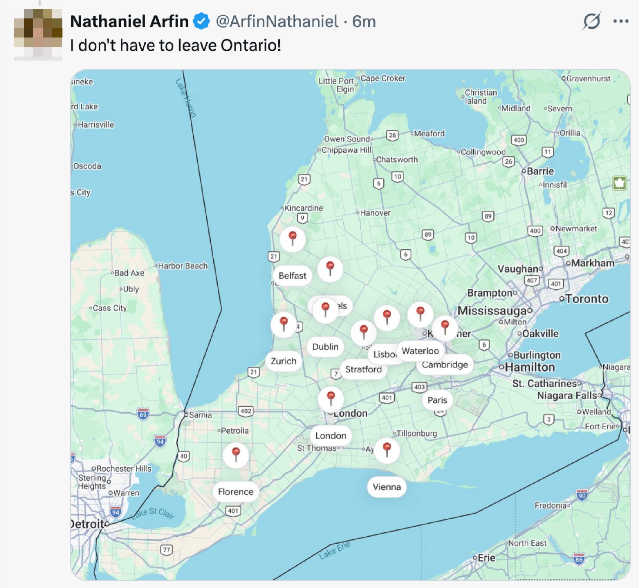 Kart over Ontario med nåler merket som forskjellige europeiske bynavn, noe som antyder at disse stedene er i Ontario. Bildetekst: "Jeg trenger ikke å forlate Ontario!"