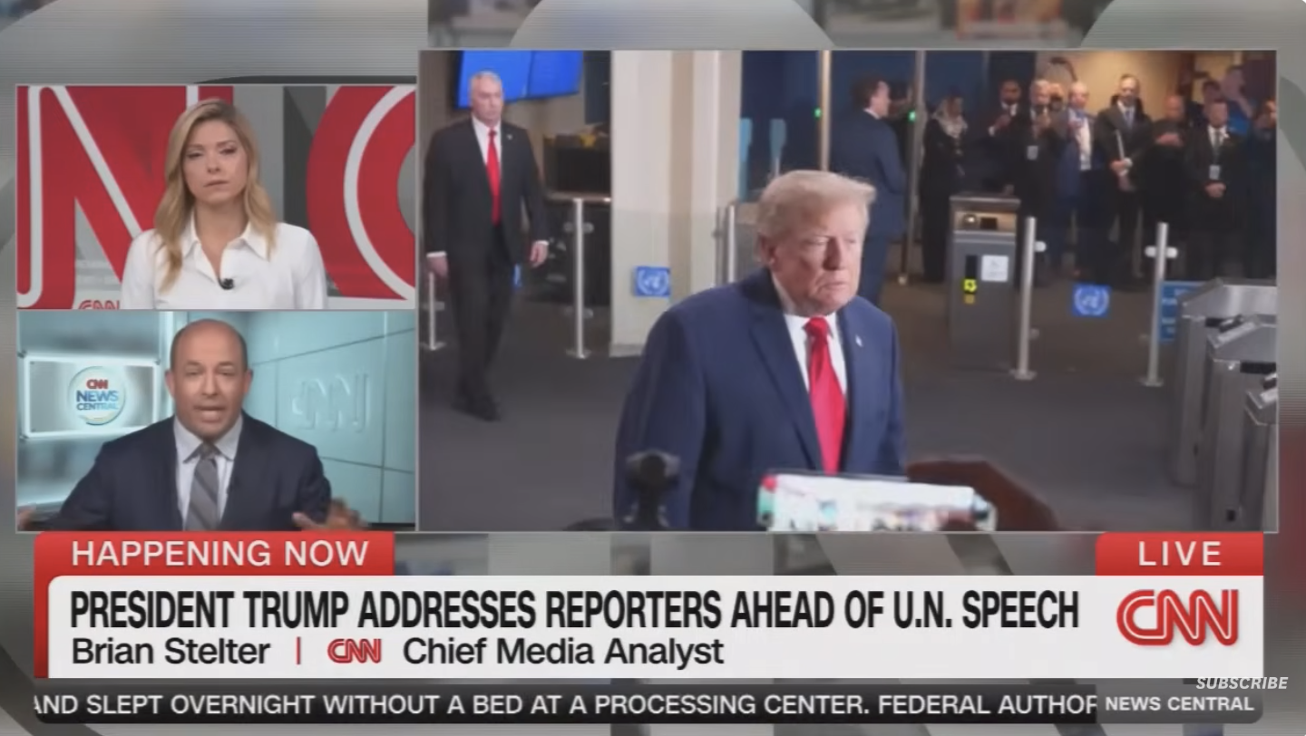 CNN-sending; delt skjerm med ankere som diskuterer president Trump som henvender seg til journalister i forkant av en FN-tale