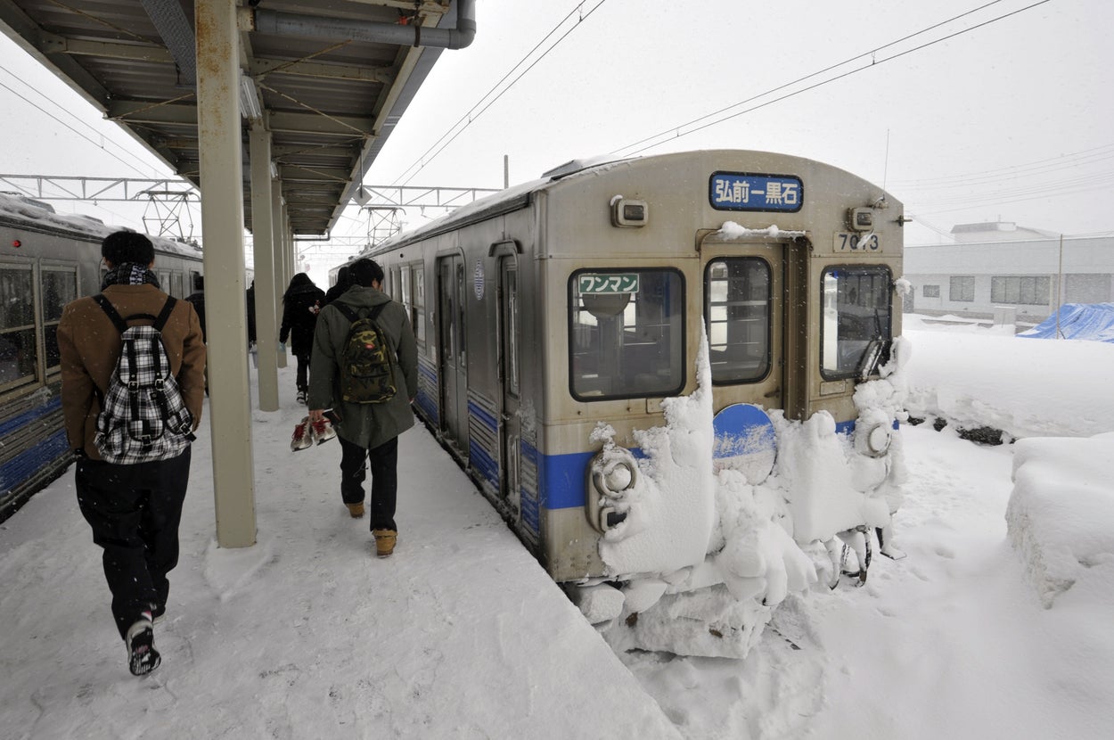 弘南鉄道の列車（時事通信フォト）