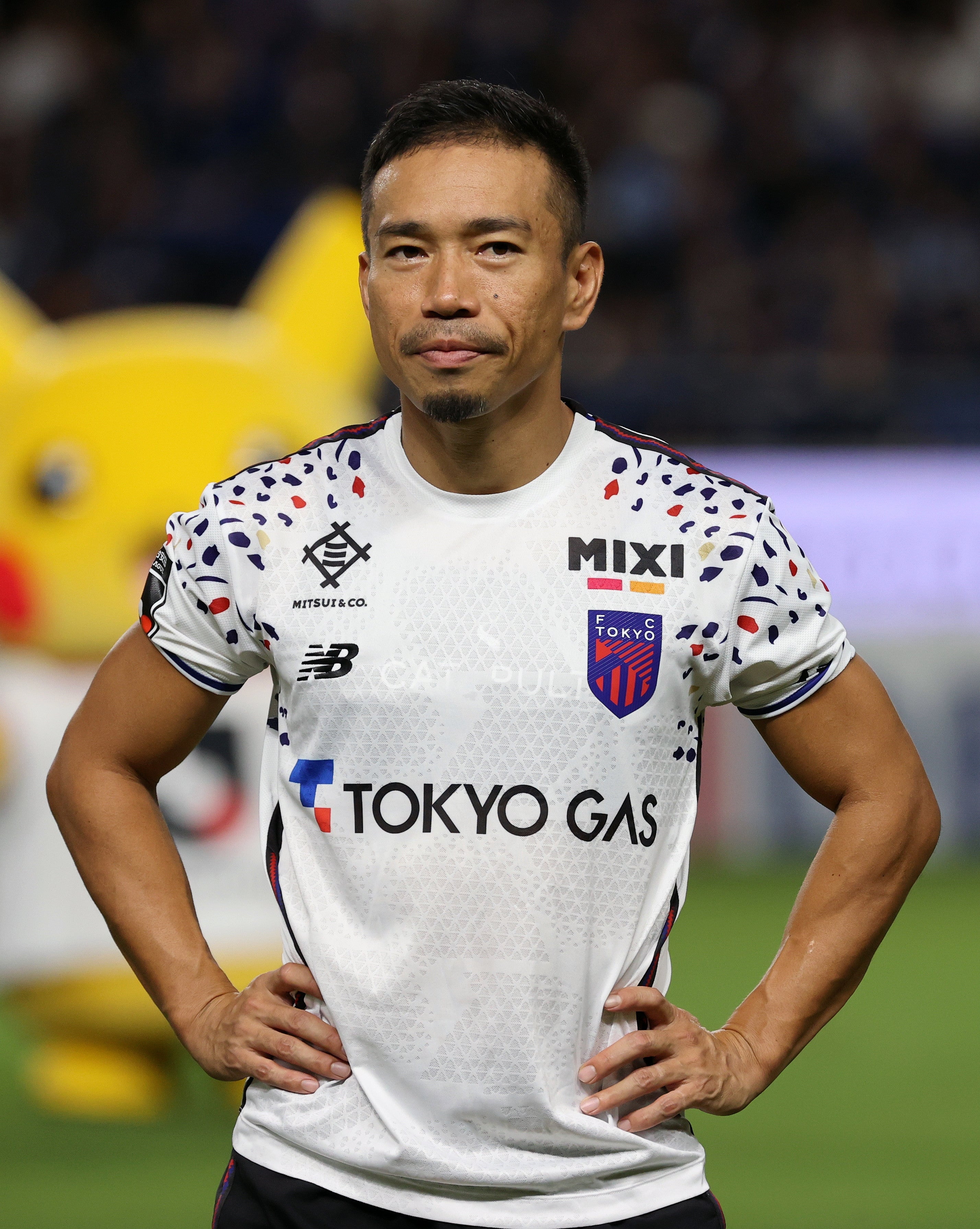 長友佑都、熱唱姿に「歌うまっ」「現役続行～！」「竹中直人さんに