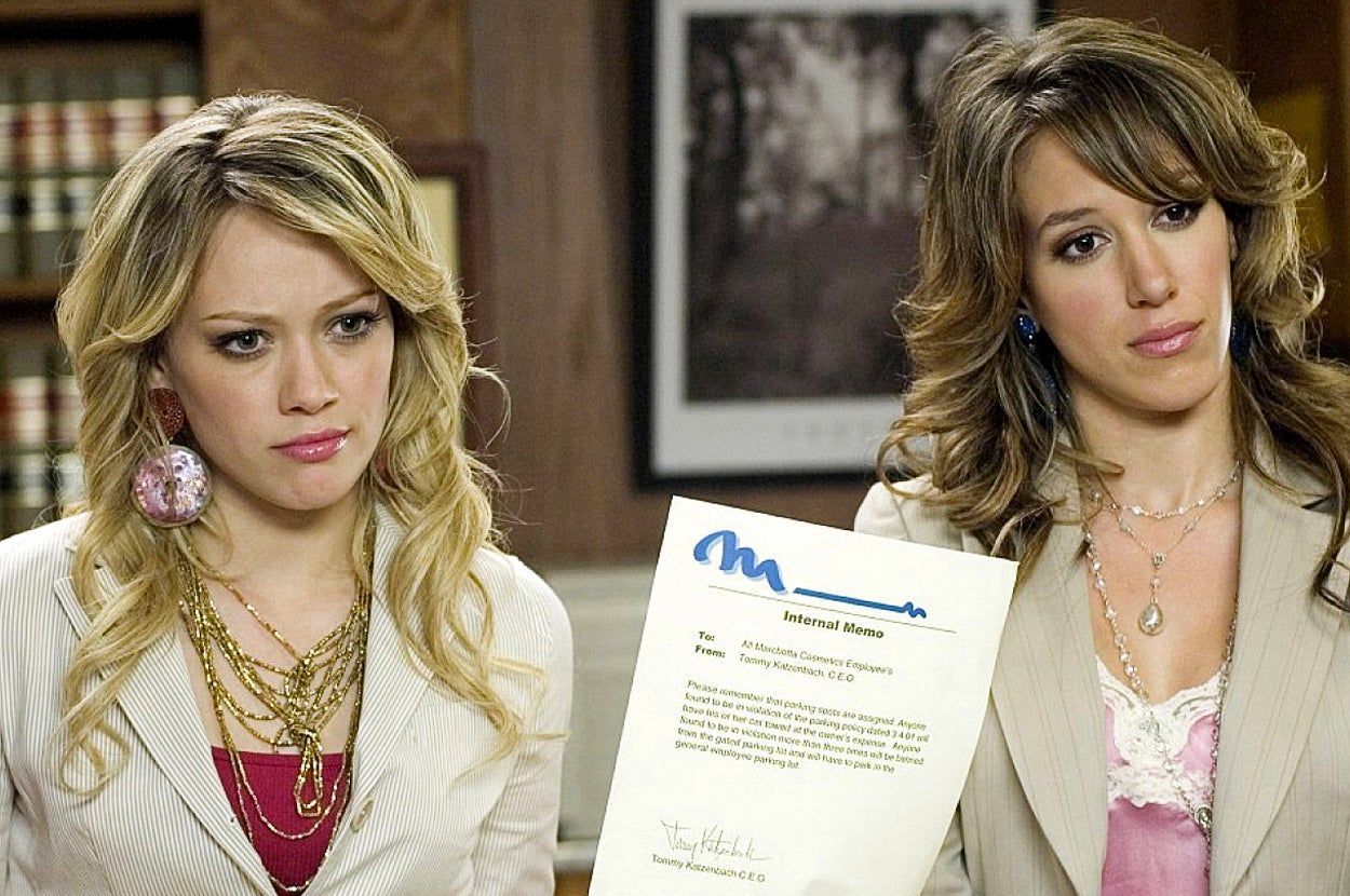 Hilary and Haylie Duff in "Material Girls"