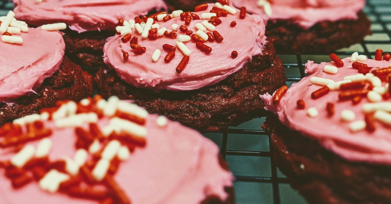 Eat A Mouth-Dyeing Amount Of Pink Sweet Treats And I'll Guess Your Go-To Desserts