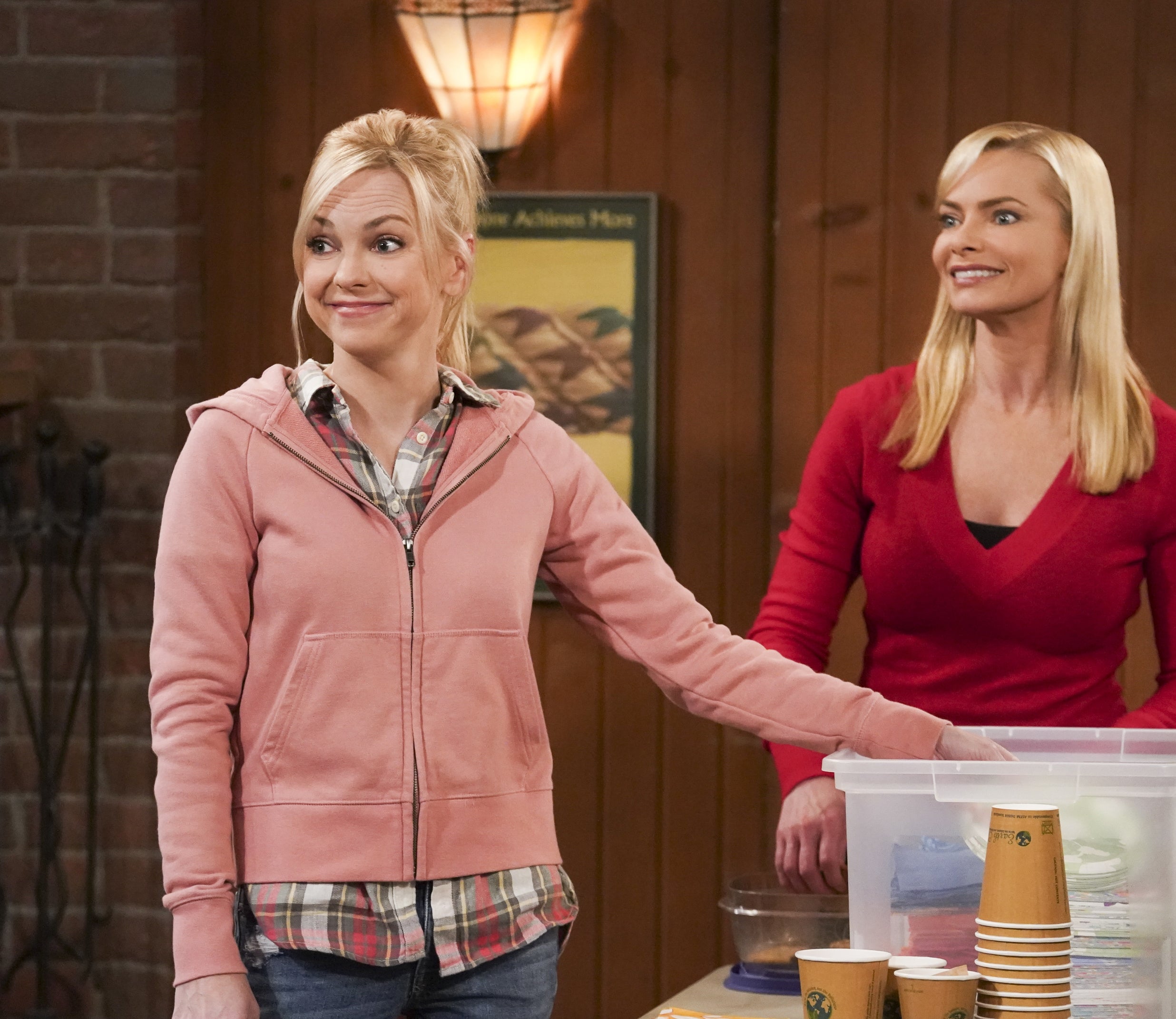 Anna and Jaime Pressly successful  "Mom"