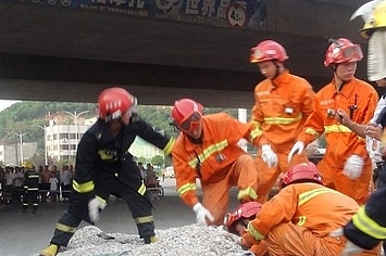 Man Miraculously Survives After Truck Flattens Car And Other Links