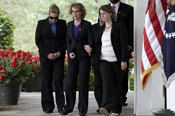 Gabby Giffords PAC To Run Thank You Ads For Senators That Stood Up To ...