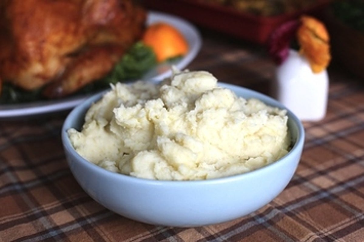 https://img.buzzfeed.com/buzzfeed-static/static/campaign_images/webdr02/2012/11/21/13/taste-test-the-best-instant-mashed-potatoes-1-26346-1353523249-0_big.jpg?resize=1200:*