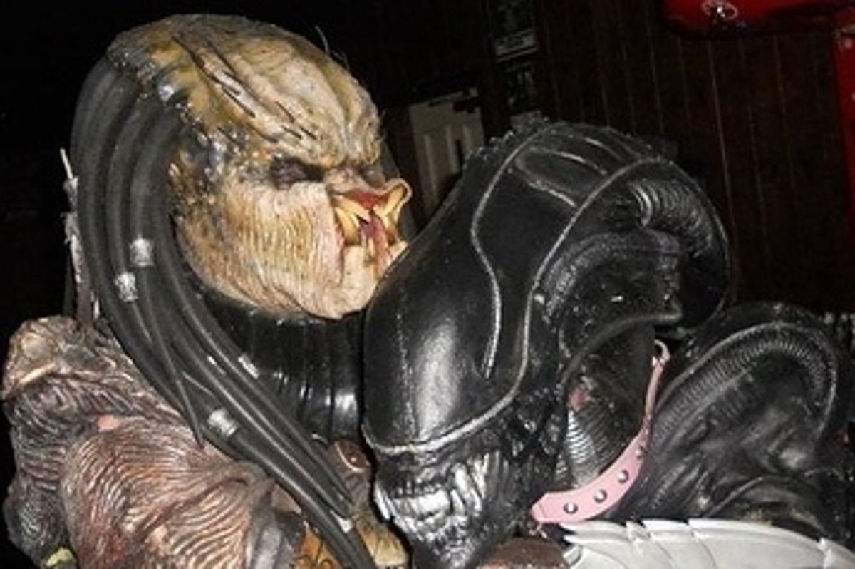 Xenomorph And Predator Having Sex - Alien And Predator Caught! The Scandalous Love Story
