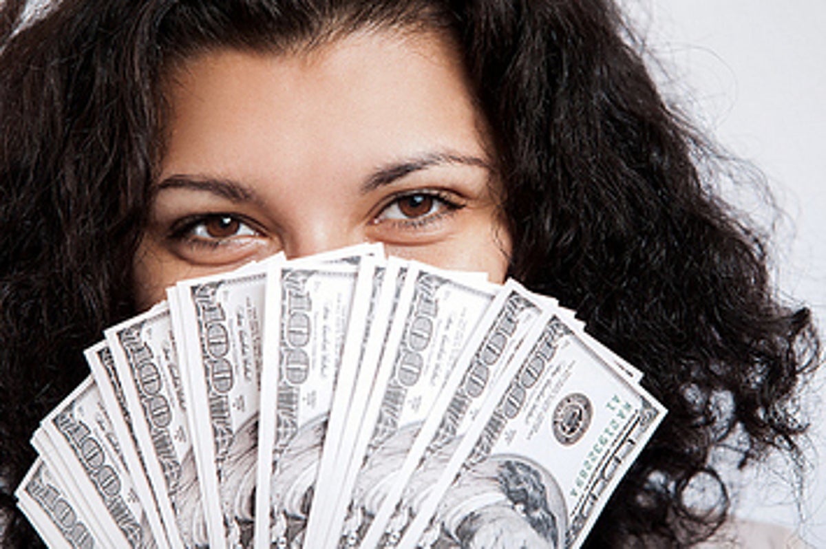 10 Ways Men And Women Spend Their Money Differently