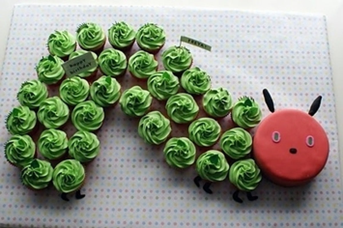 24 Incredible Cakes Inspired By Books