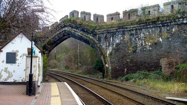 The actual medieval bridge, which obviously originally didn't have a railway running underneath it's span.