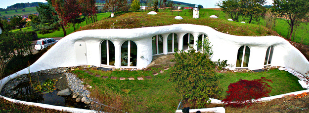 Earth houses by Peter Vetsch, Switzerland.