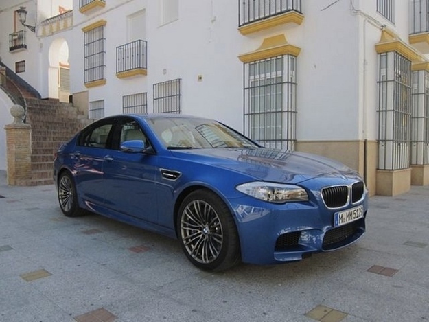 BMW M5 (Russia)“For those who do not timid. Tension or relaxation? There is no difference if you're driving a BMW. Back to business, not wasting time in vain. BMW M5 has an impressive performance. 45-second ARRIVAL."
