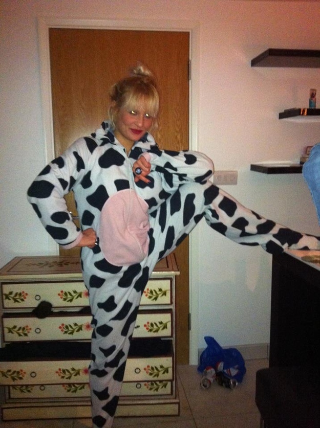Girl in a onesy making Crotching look GOOD.