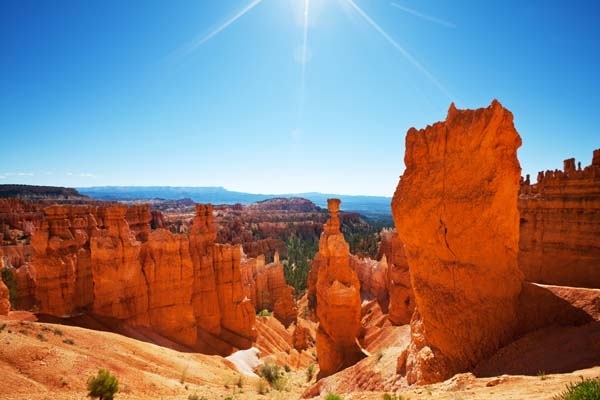Bryce Canyon, UtahThis stunning wonder isn’t actually a canyon, despite its name. Rather it’s an amazing natural amphitheatre created by millions of years of erosion, which has exposed delicate and colourful pinnacles called hoodoos.