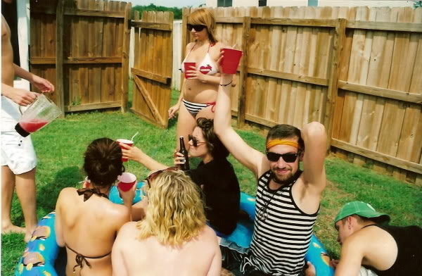 What’s better than having a kiddie pool at a summer party? Very few things.