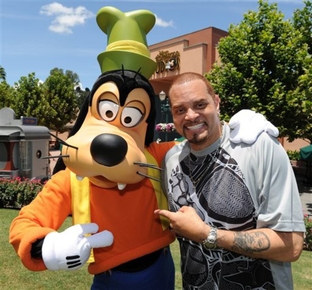 SInbad in 2011: still alive.