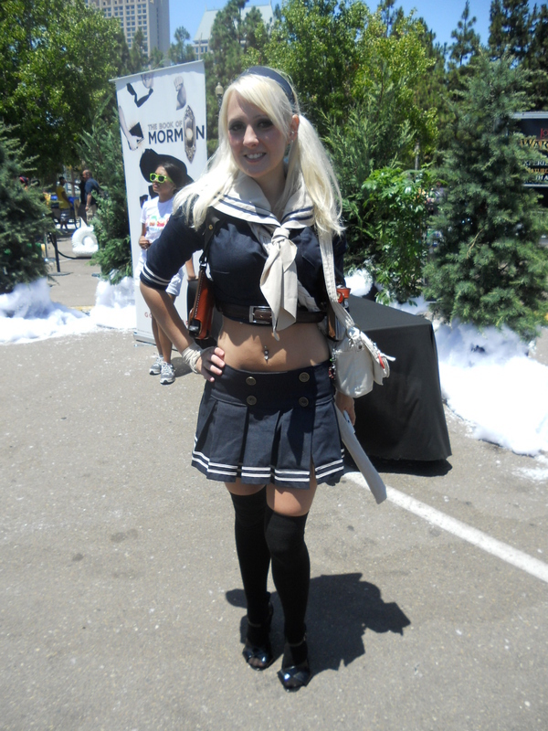 See more hot nerds at RobbyNova's Pop World !