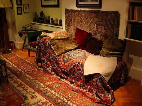 Just the couch Freud&rsquo;s patients used