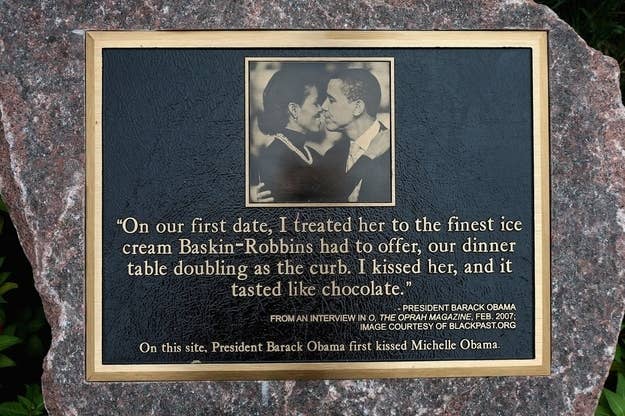 First Kiss Of Barack And Michelle Obama Commemorated With Strip Mall Plaque
