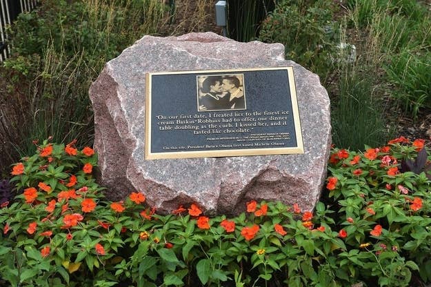 Read the Plaque - The Obamas' First Date