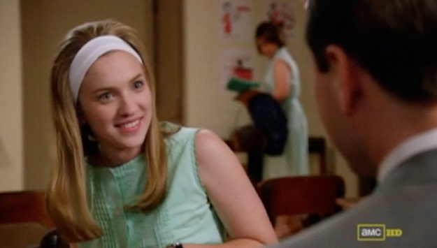 I want this look to catch on again — the poufy Angelina Jolie down 'do + headband.